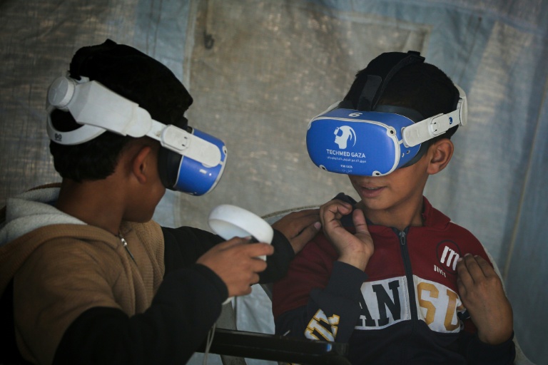 A Gaza, un casque de réalité virtuelle pour soulager des enfants traumatisés par la guerre