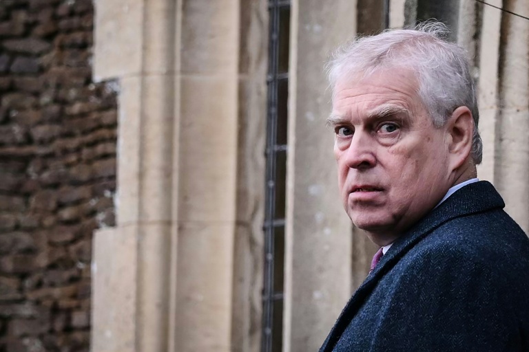 Affaire Epstein : l'ex-prince Andrew en garde à vue, un choc pour la monarchie britannique
