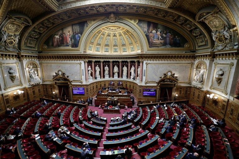 Loi fin de vie : très réservé, le Sénat se penche sur l'aide à mourir