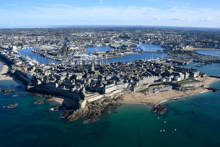 À Saint-Malo, le logement reste une bataille malgré les remparts contre AirBnB
