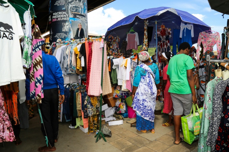 À Mayotte, le conflit au Moyen-Orient inquiète les commerçants qui se fournissent à Dubaï