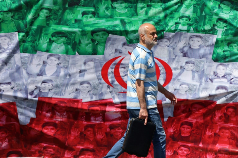 Iran : Washington évoque un long blocus, le pétrole à 125 dollars