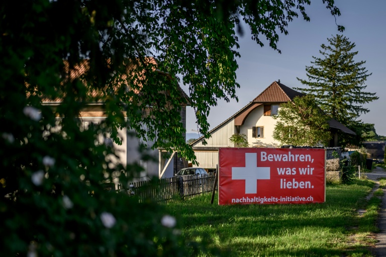 Plafonner la population : la question qui divise la Suisse