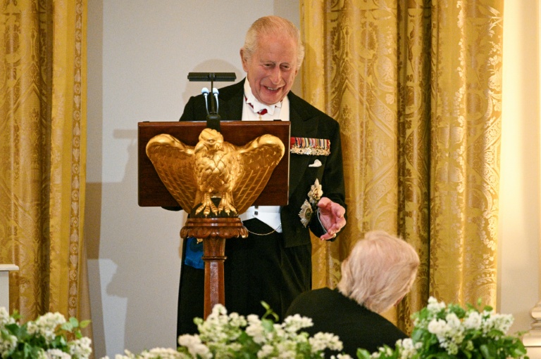 Sans les Britanniques, "vous parleriez français", plaisante Charles III face à Trump