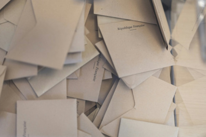 Des bulletins de vote le 22 mars 2026 à Strasbourg - ROMEO BOETZLE (AFP)