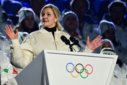 La présidente du CIO Kirsty Coventry sexprimant lors de la cérémonie de clôture des JO de Milan Cortina, le 22 février 2026 à Vérone - Stefano RELLANDINI (AFP)