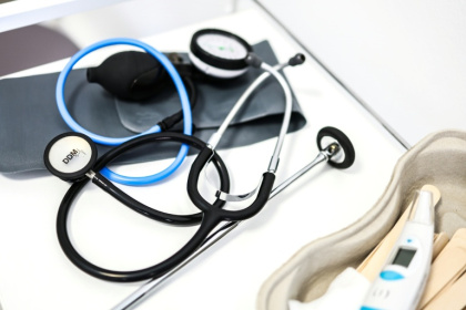 Remboursement des soins psys, bilans de santé systématiques, suivi médical coordonné: le gouvernement veut mieux prendre soin des jeunes de l'Aide sociale à l'enfance, à la santé souvent dégradée par des parcours chaotiques - Charly TRIBALLEAU (AFP)