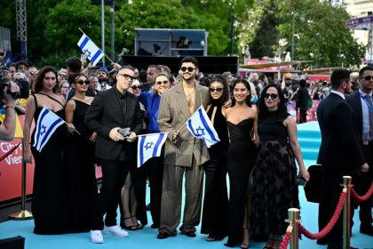 La délégation israélienne à l'Eurovision, à Vienne, en Autriche, le 10 mai 2026 - Tobias SCHWARZ (AFP)