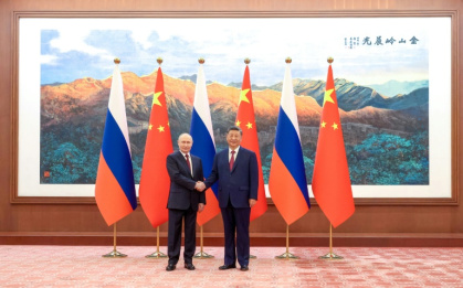 Le président chinois Xi Jinping reçoit son homologue russe Vladimir Poutine à Pékin, le 20 mai 2026 - Maxim Stulov (AFP)