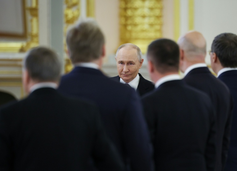 Poutine attendu sur l'économie en berne à Saint-Pétersbourg, sous la menace des drones ukrainiens