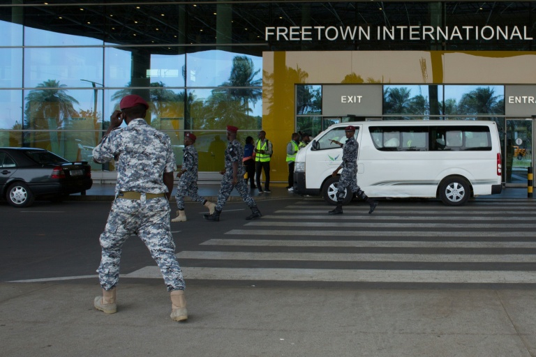Comment Washington use de menaces et de dollars pour expulser ses migrants en Afrique