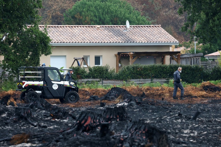 Gironde : le mégafeu révèle des obus de la Seconde Guerre mondiale, déminage au Porge
