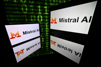 L'entreprise française d'intelligence artificielle (IA) Mistral est désormais valorisée plus de 21 milliards d'euros après avoir levé 3 milliards d'euros - Lionel BONAVENTURE (AFP)