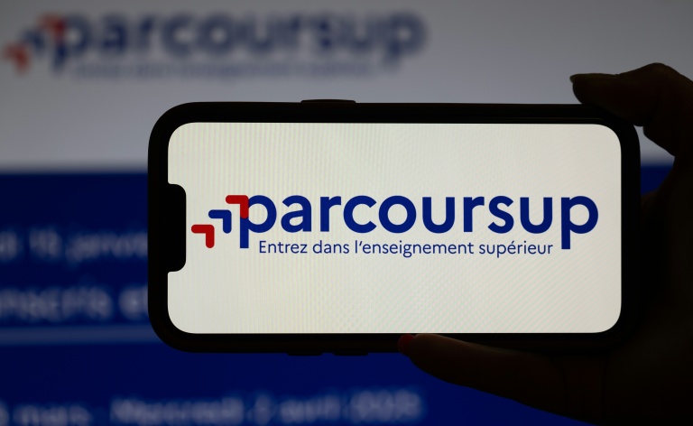 Derrière la plateforme numérique Parcoursup, un enjeu de places à l'université ?