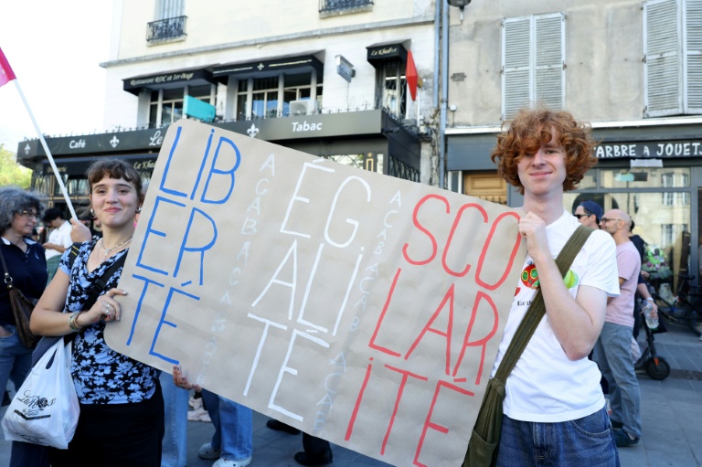 Des centaines de lycées toujours perturbés, avant un "acte III" mardi
