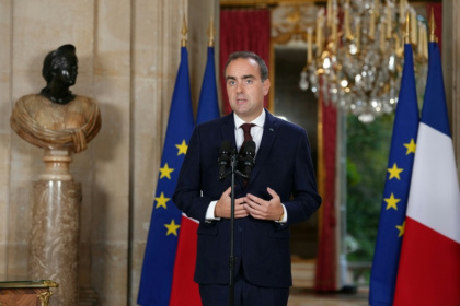 Le Premier ministre Sébastien Lecornu lors d'une allocation concernant la situation dans les lycées, le prix des carburants, la crise agricole et la situation financière de la France, le 7 octobre 2026 à l'hôtel de Matignon, à Paris - Roslan RAHMAN (AFP)